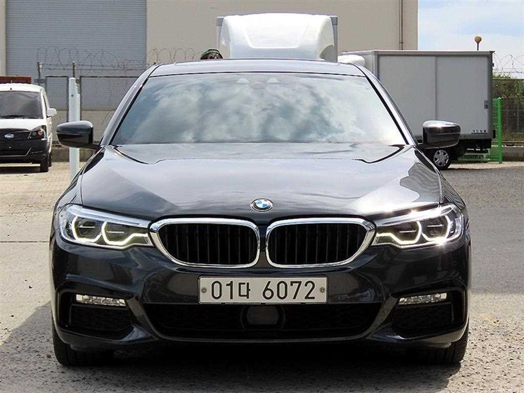 BMW 5시리즈 530i M 스포츠 플러스 사진