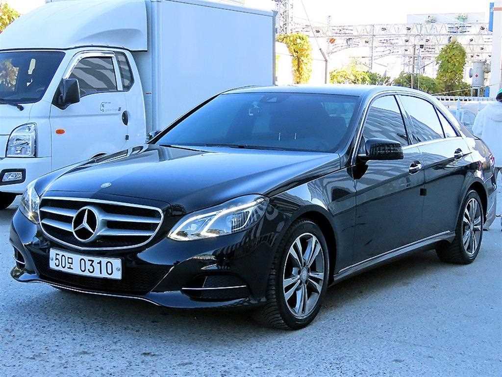 벤츠 E 클래스 E220 블루텍 아방가르드 사진 2/20