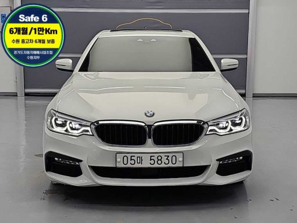 BMW 5시리즈 520d M 스포츠 사진