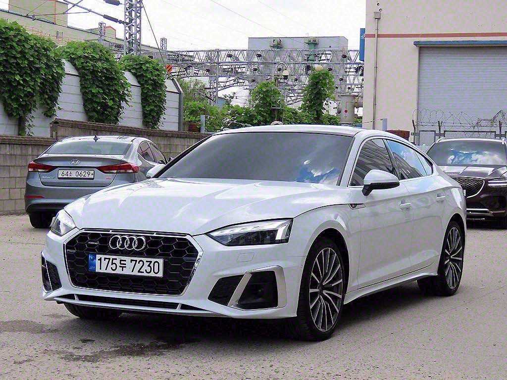 아우디 A5 40 TFSI 콰트로 프리미엄 스포트백 사진 2/20