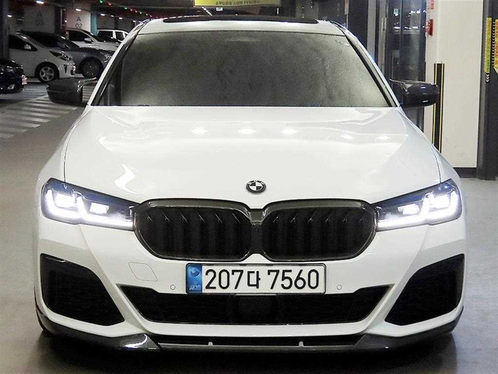 BMW 5시리즈 M550i xDrive 사진 2/20