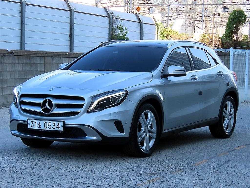 벤츠 GLA 클래스 GLA200 D 사진 2/20