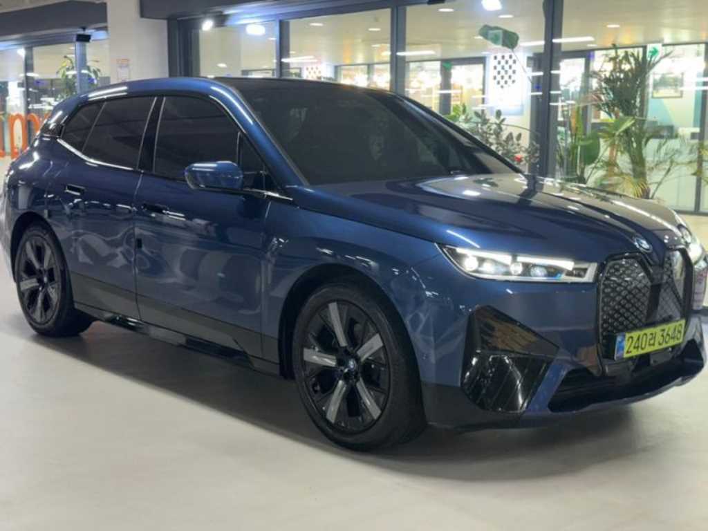 BMW iX xDrive 50 스포츠 플러스 사진 2/20