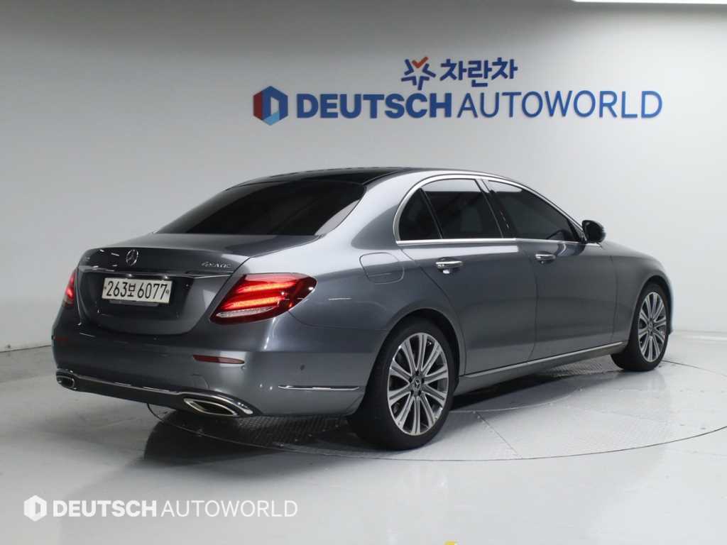 벤츠 E 클래스 E450 4MATIC 익스클루시브 사진 2/20