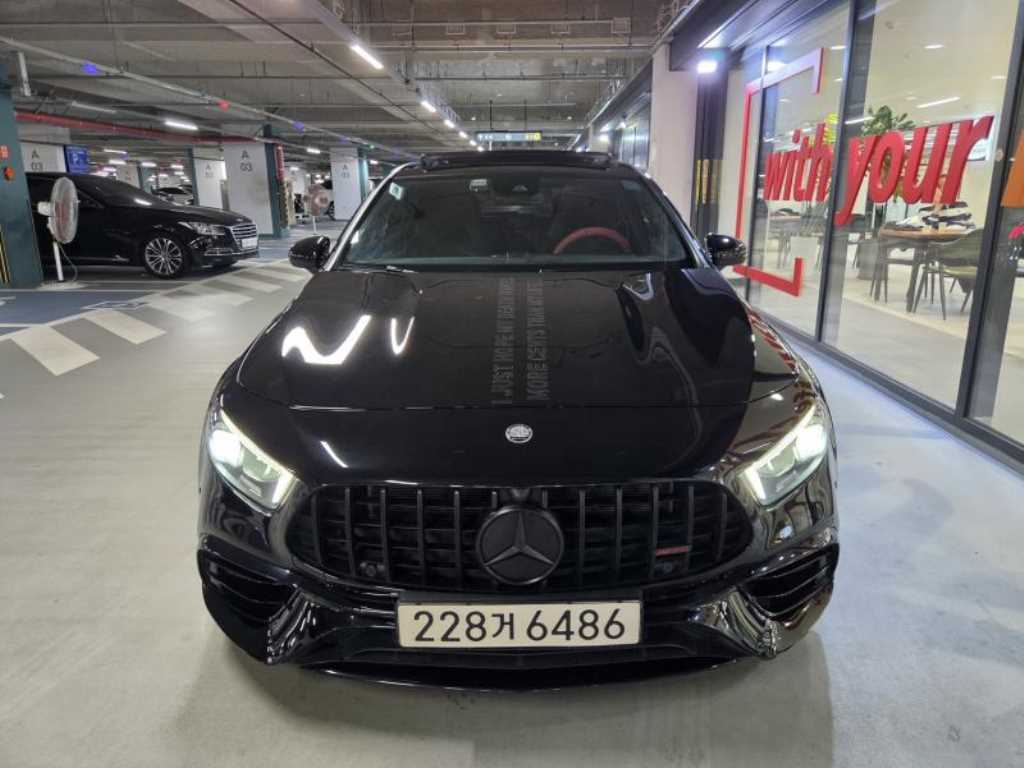 벤츠 A 클래스 AMG A45 4MATIC+ 해치백 사진 2/20