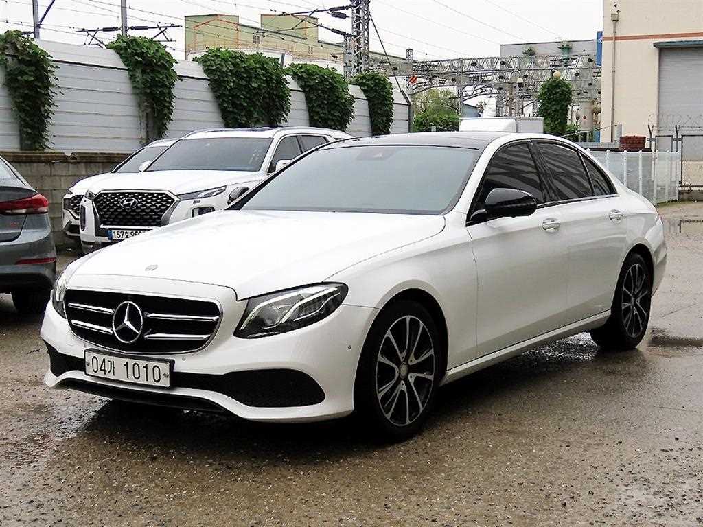 벤츠 E 클래스 E300 아방가르드 사진 2/20