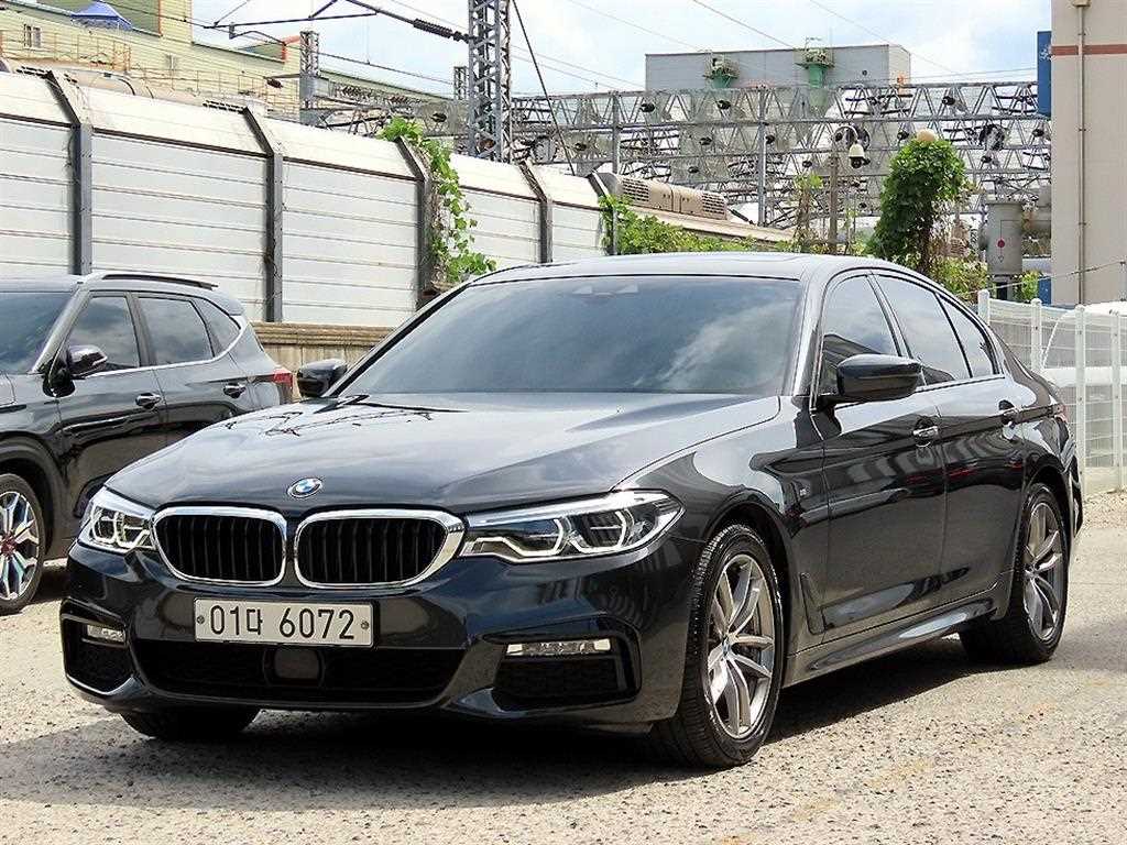 BMW 5시리즈 530i M 스포츠 플러스 사진 2/20