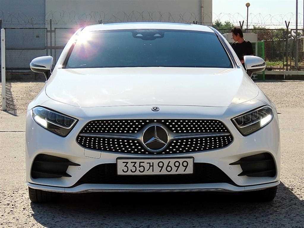 벤츠 CLS 클래스 CLS 300d AMG Line 사진