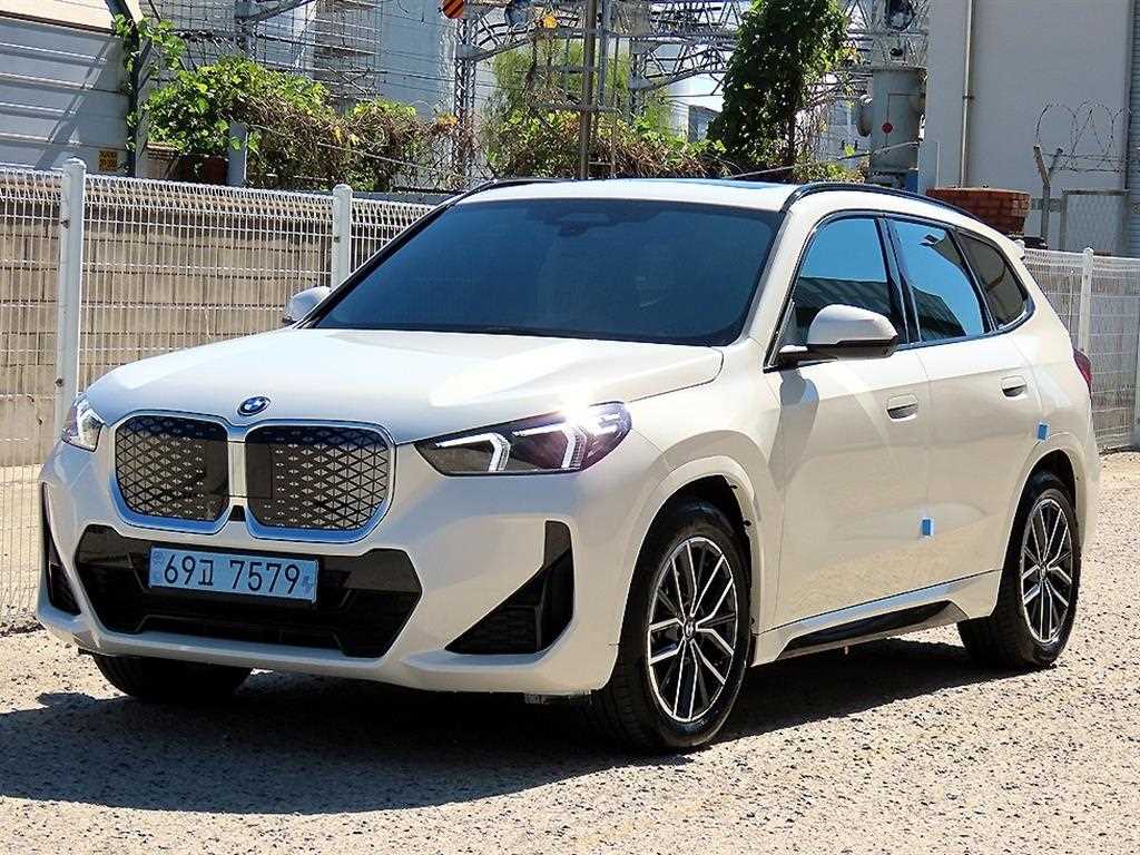 BMW iX2 eDrive20 M 스포츠 사진 2/20