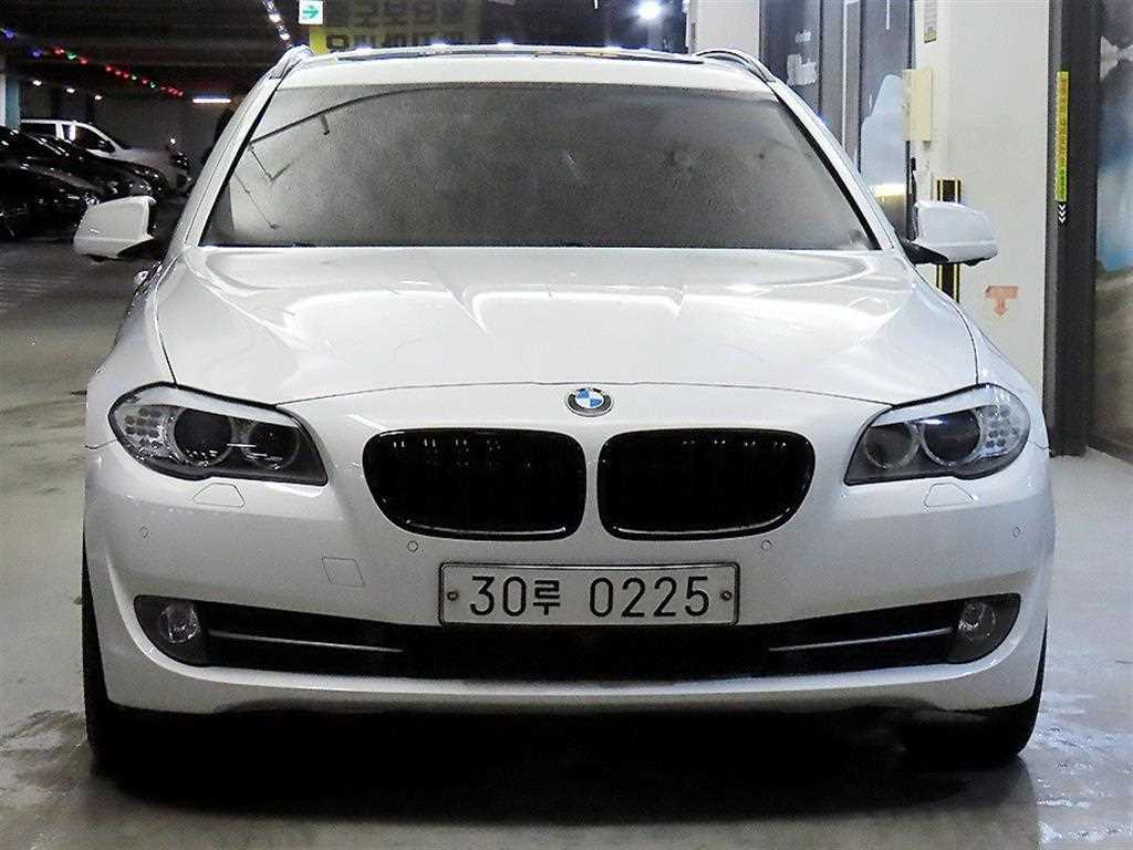BMW 5시리즈 525d xDrive 투어링 사진 2/20