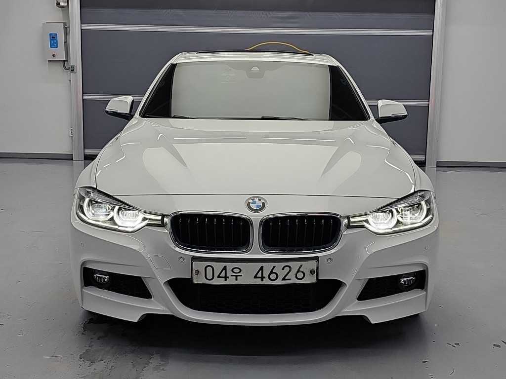 BMW 3시리즈 320d M 스포츠 사진 2/19