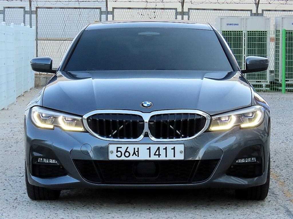 BMW 3시리즈 330i M 스포츠 사진