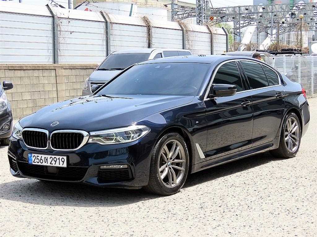 BMW 5시리즈 520d xDrive M 스포츠 플러스 사진 2/20