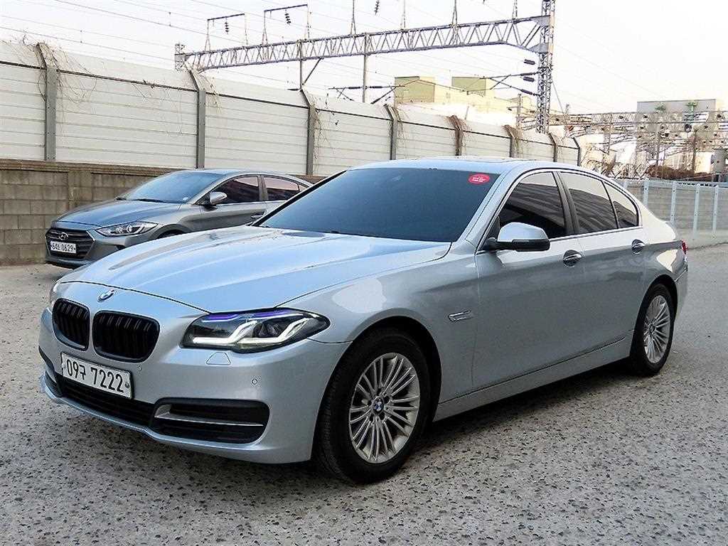 BMW 5시리즈 520d xDrive 사진 2/20