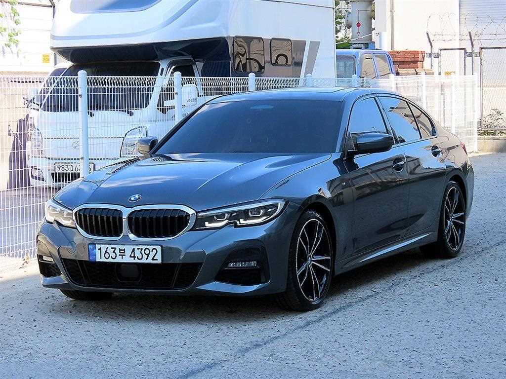 BMW 3시리즈 320i M 스포츠 사진 2/20