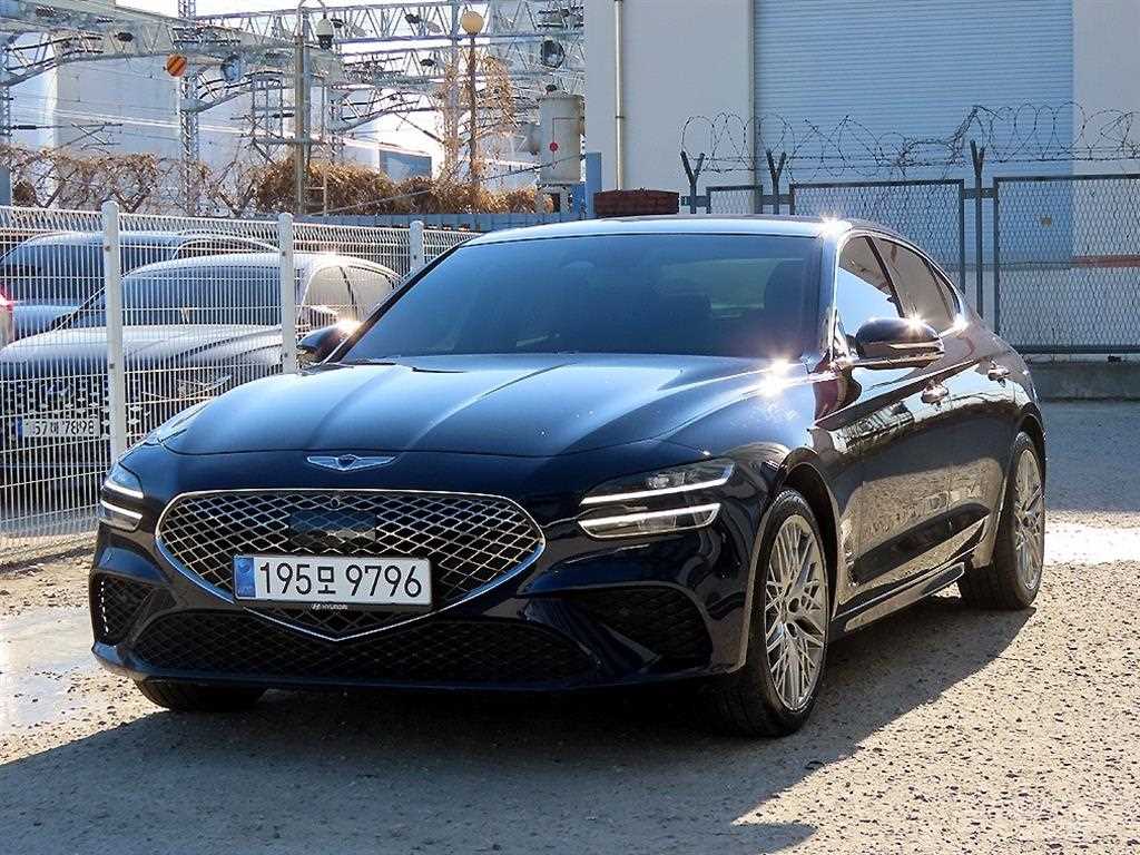 제네시스 G70 가솔린 2.0T 4WD 기본형 사진 2/20