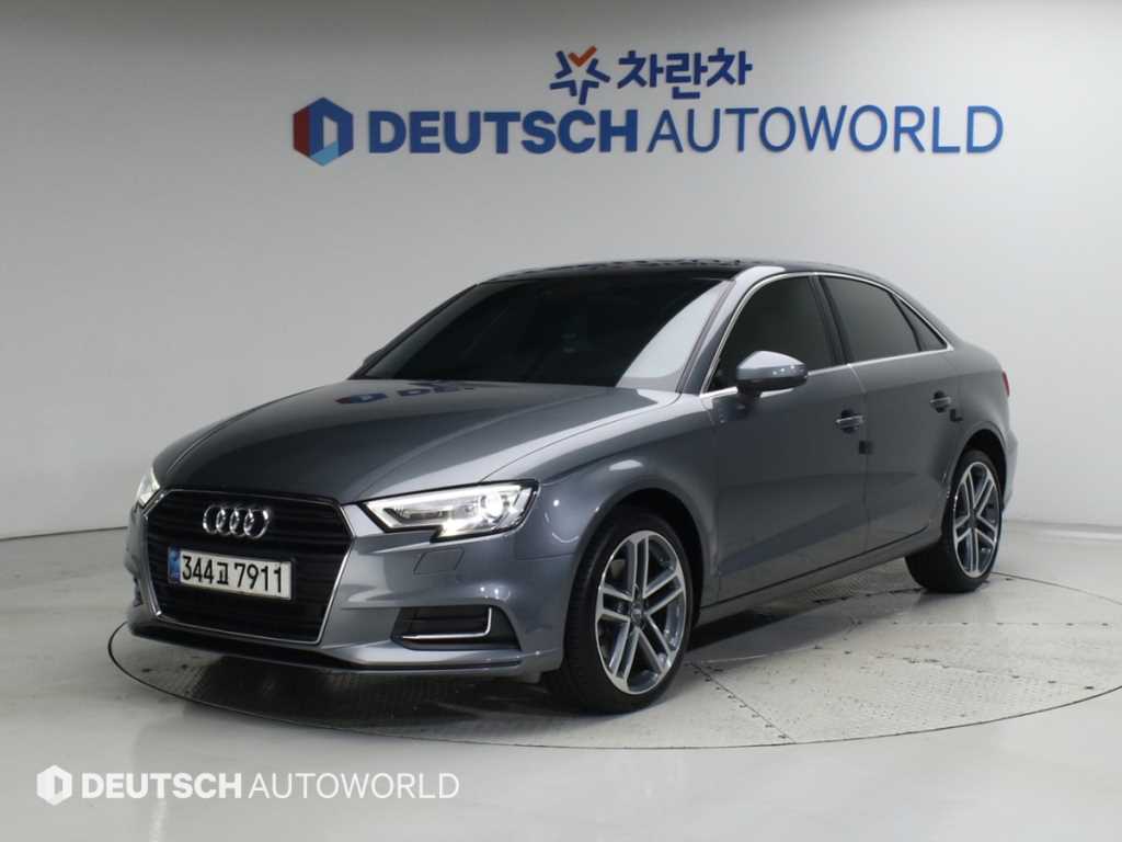 아우디 A3 40 TFSI 사진