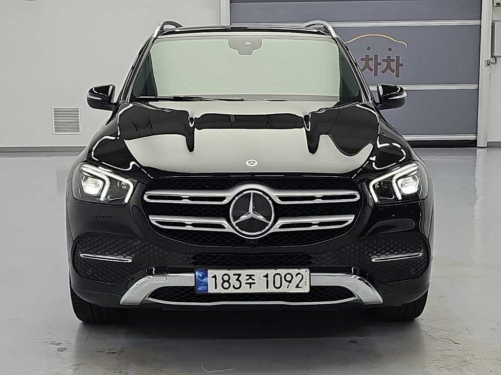 벤츠 GLE 클래스 GLE 300d 4MATIC 사진 2/19