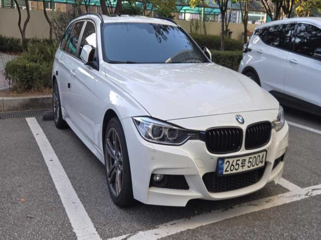 BMW 3시리즈 320d xDRIVE 투어링 사진