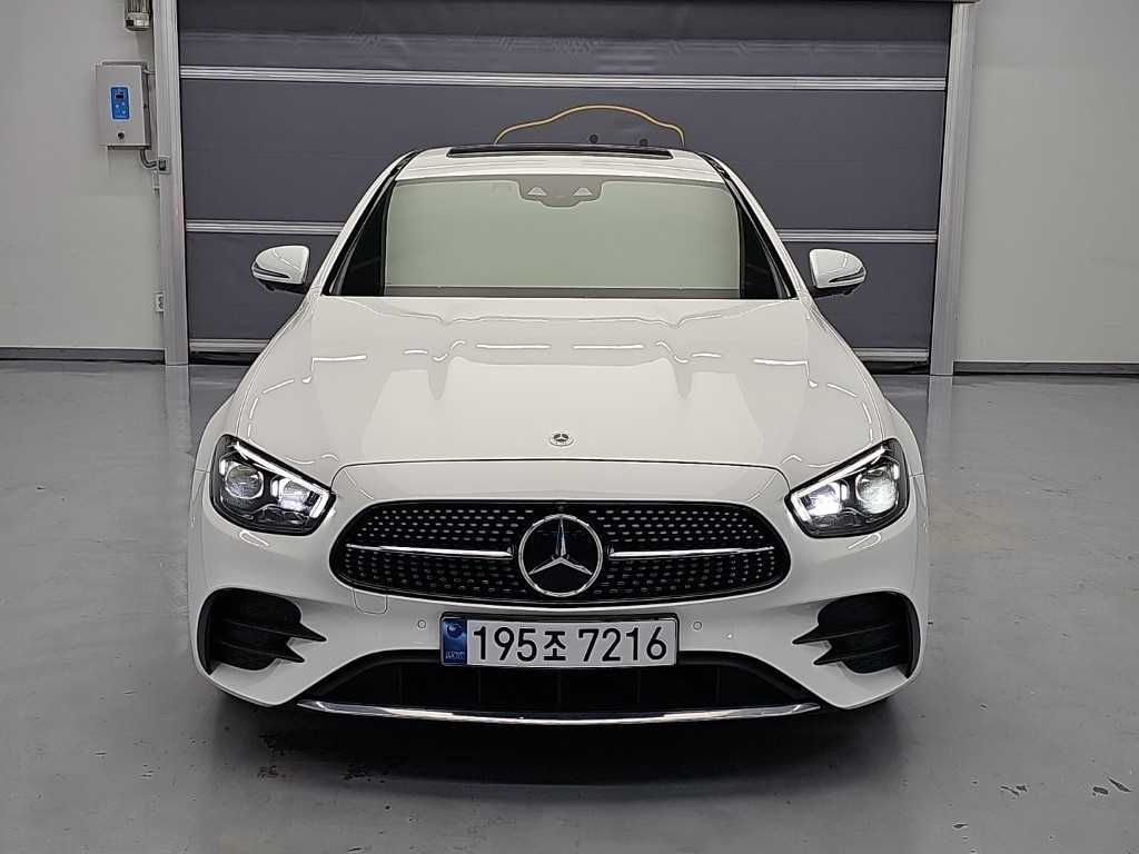 벤츠 E 클래스 E220d 4MATIC 익스클루시브 사진 2/19