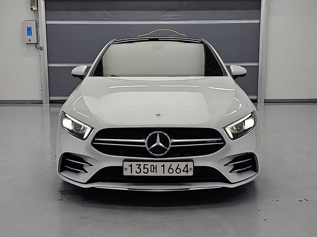 벤츠 A 클래스 AMG A35 4MATIC 세단 사진 2/20