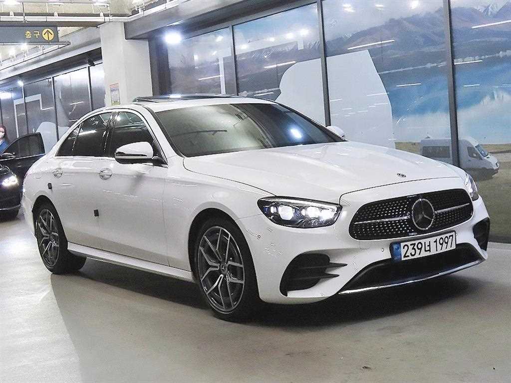 벤츠 E 클래스 E220d 4MATIC AMG라인 사진