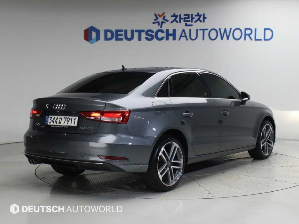 아우디 A3 40 TFSI 사진 2/20