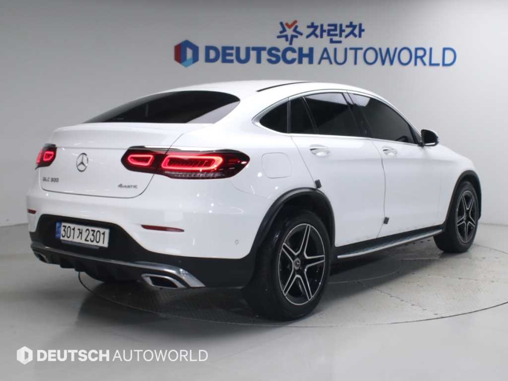 벤츠 GLC 클래스 GLC 300 4MATIC 쿠페 사진 2/20