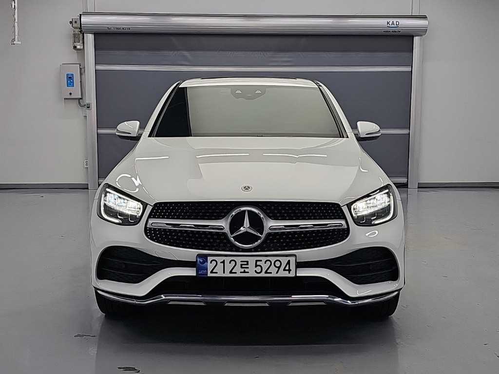 벤츠 GLC 클래스 GLC 300 4MATIC 쿠페 사진 2/19