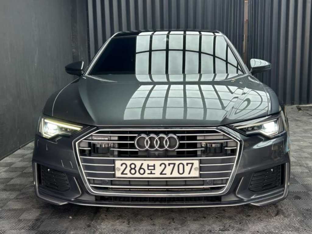 아우디 A6 45 TFSI 콰트로 프리미엄 사진