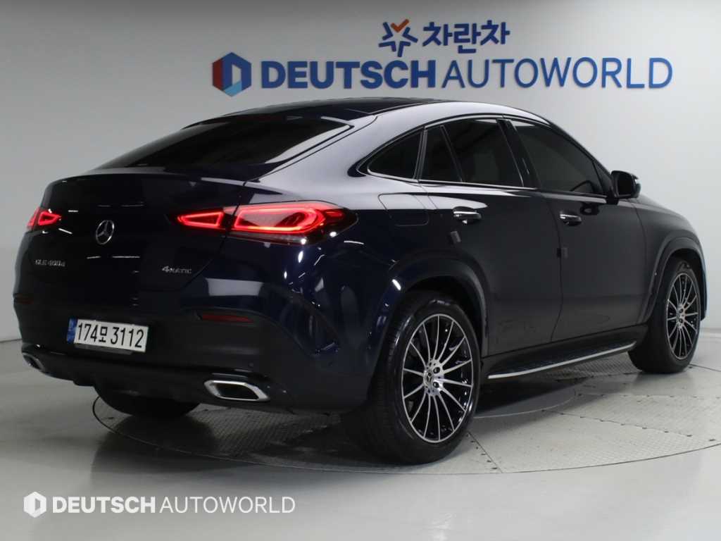 벤츠 GLE 클래스 GLE 400d 4MATIC 쿠페 사진 2/20