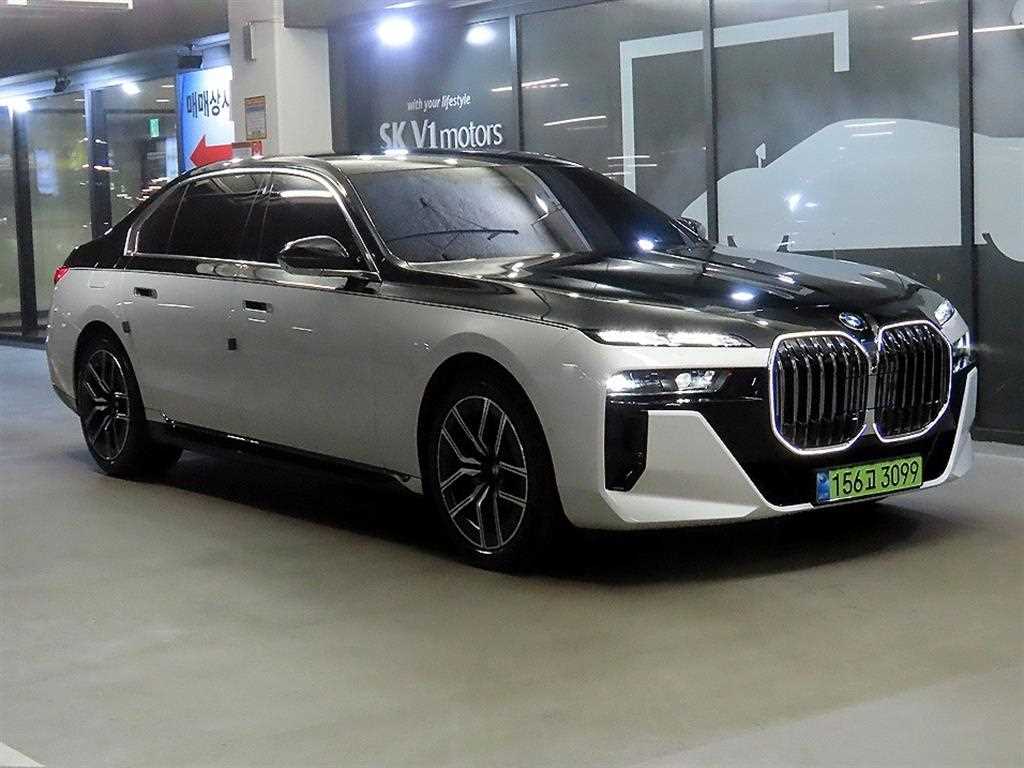 BMW 7시리즈 740d xDrive M 스포츠 사진