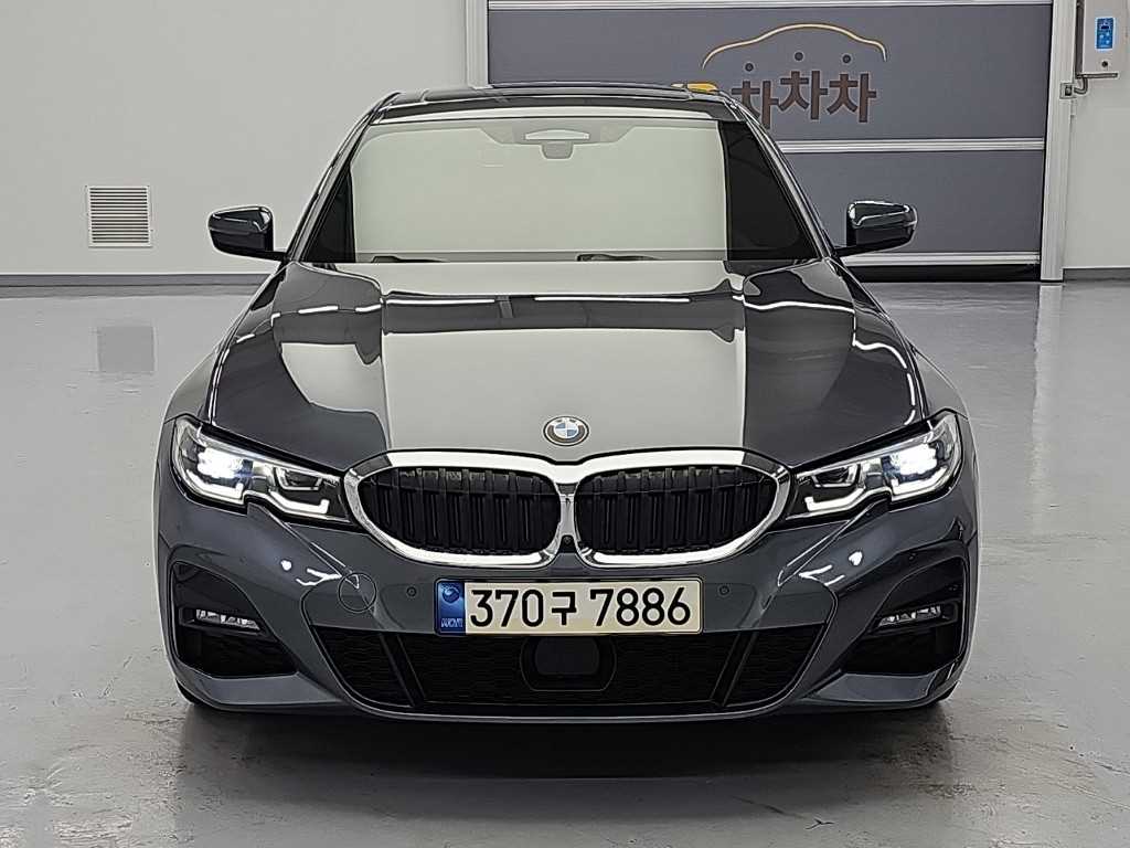 BMW 3시리즈 330e M 스포츠 사진 2/18