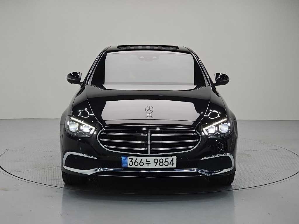 벤츠 E 클래스 E350 4MATIC 익스클루시브 사진 2/19