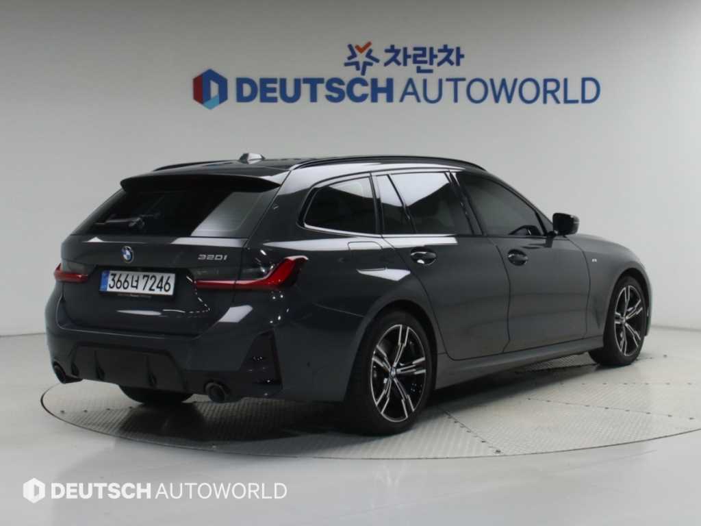 BMW 3시리즈 320i 투어링 M 스포츠 사진 2/20
