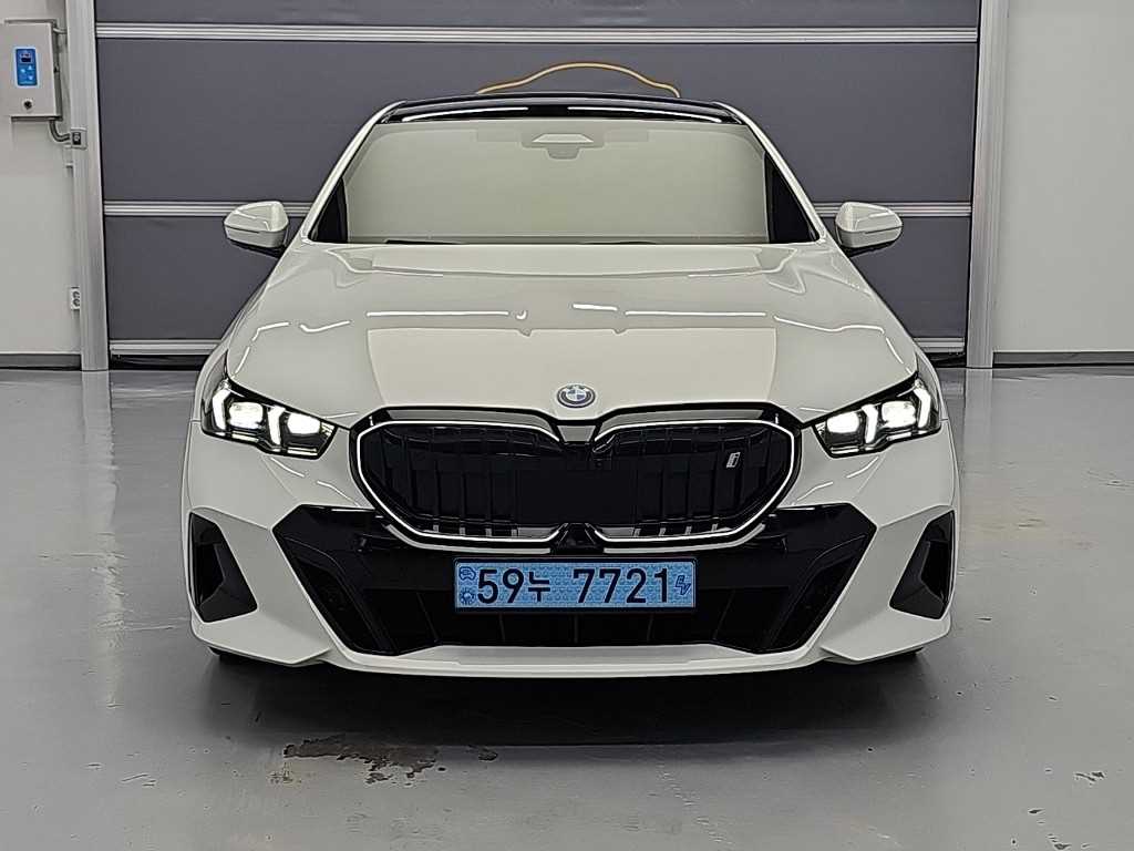 BMW i5 eDrive 40 사진 2/19