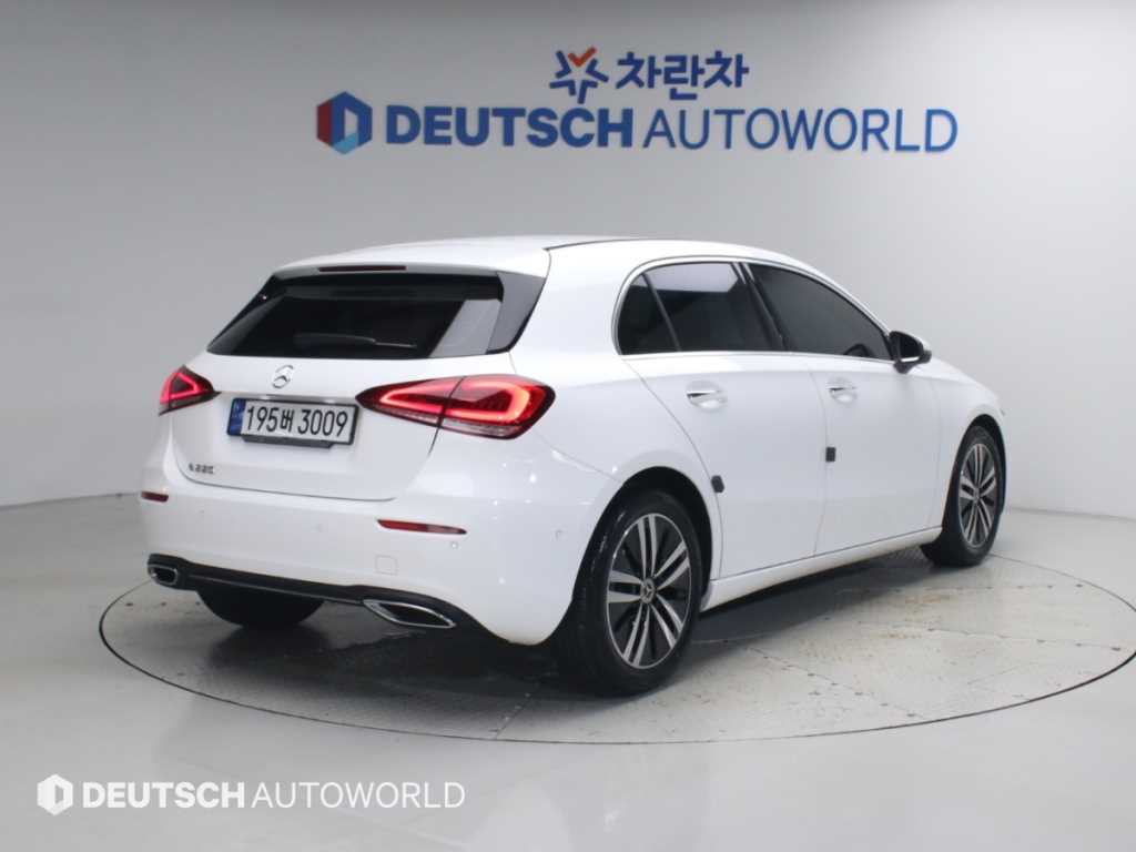 벤츠 A 클래스 A220 해치백 사진 2/20