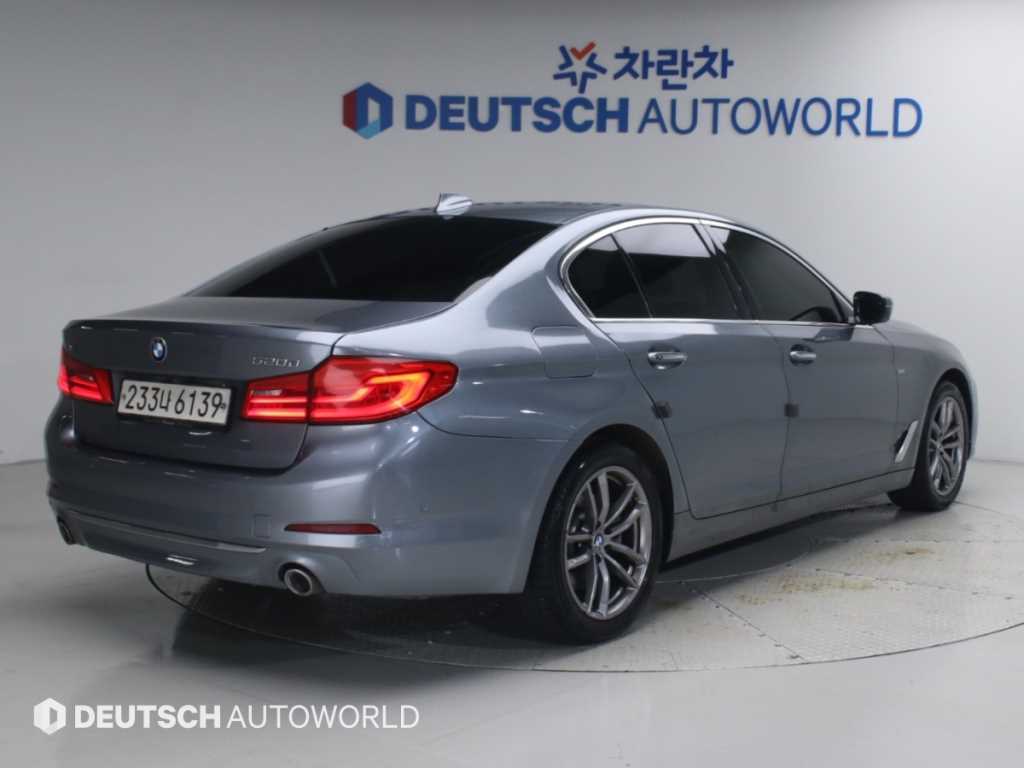 BMW 5시리즈 520d xDrive M 스포츠 플러스 사진 2/20