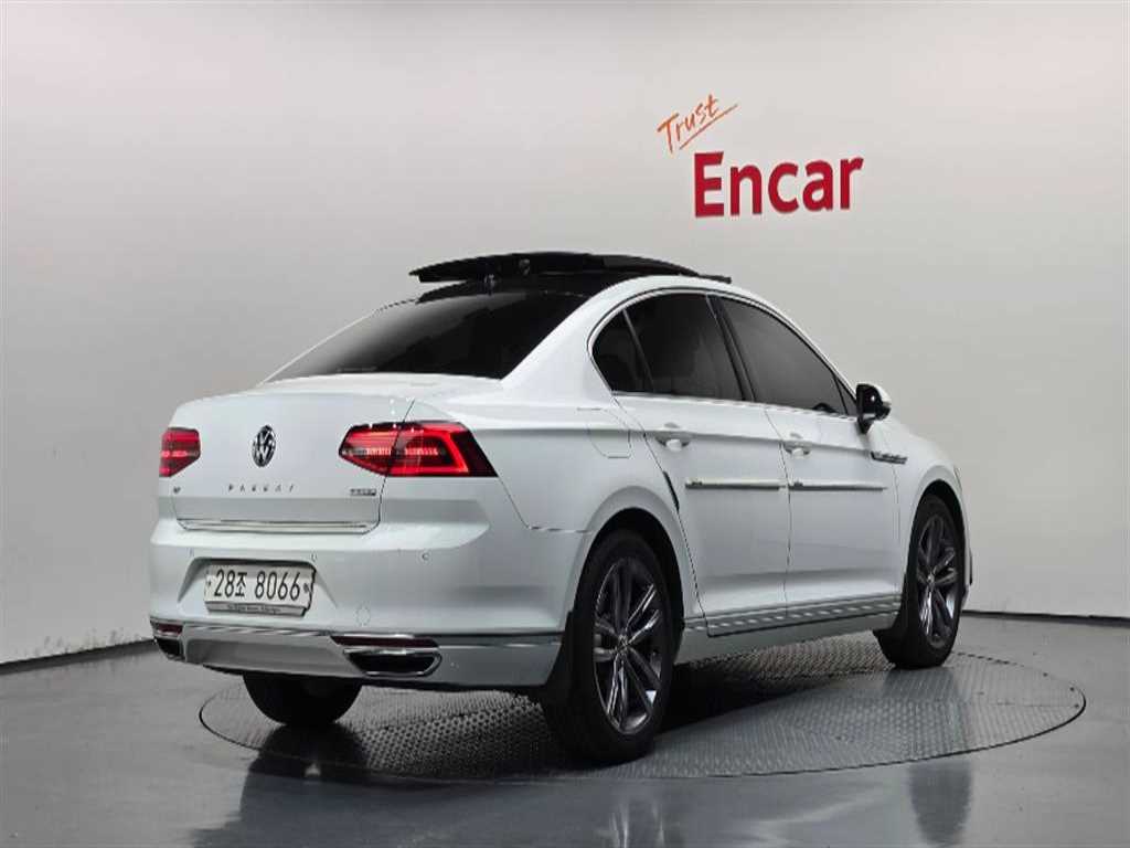 폭스바겐 파사트 2.0 TDI 프레스티지 사진 2/20