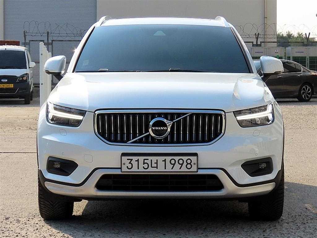 볼보 XC40 T4 4WD 인스크립션 사진