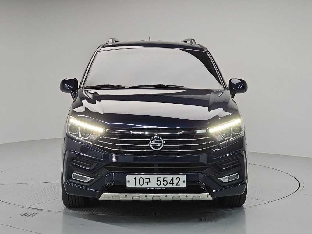 KGM 코란도 4WD 익스트림 9인승 사진 2/19