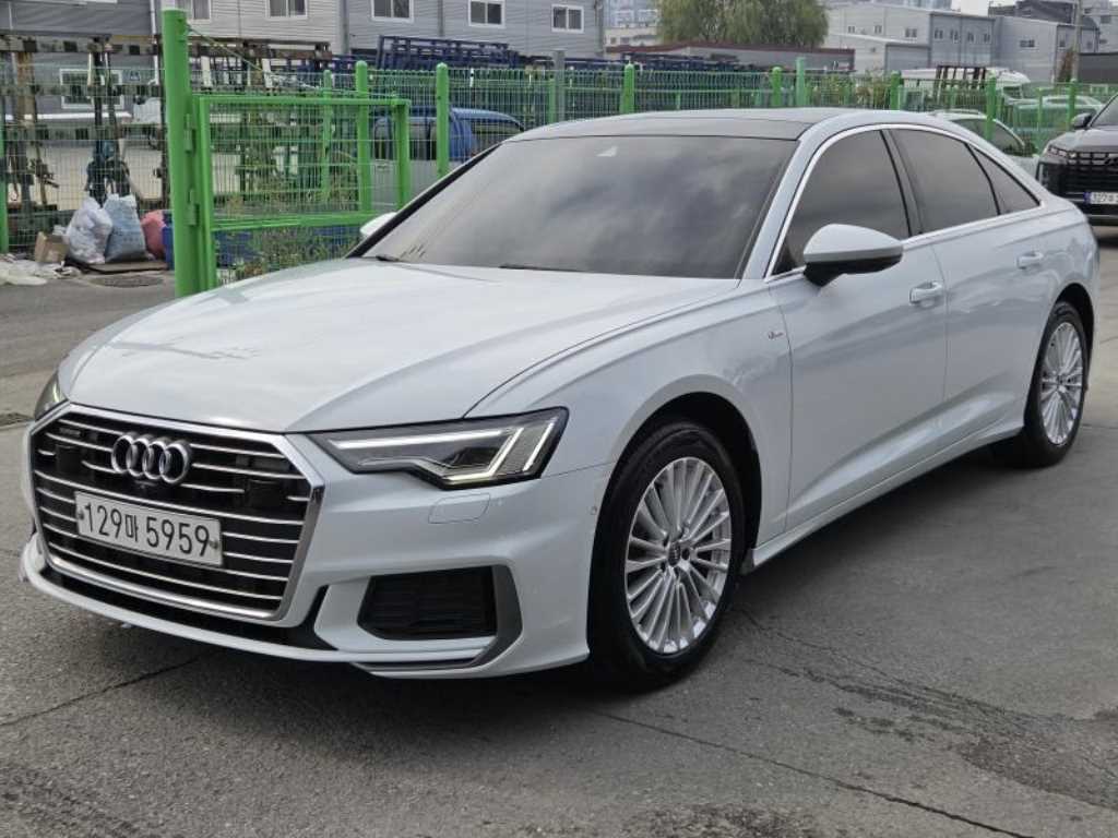 아우디 A6 45 TFSI 콰트로 프리미엄 사진