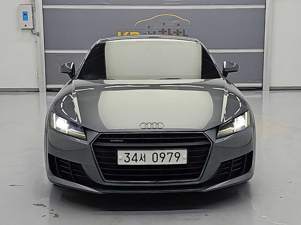 아우디 TT 쿠페 45 TFSI 콰트로 사진 2/18