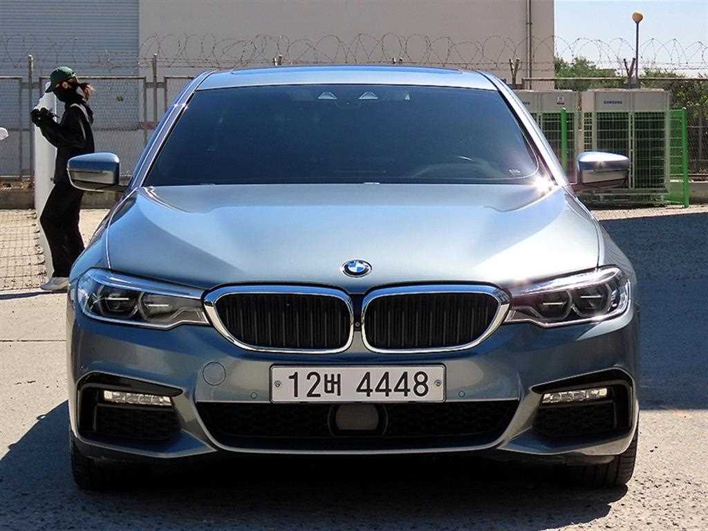 BMW 5시리즈 540i xDrive 럭셔리 플러스 사진