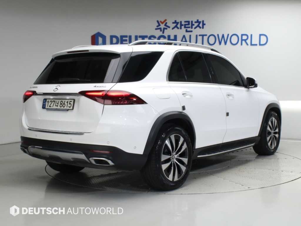 벤츠 GLE 클래스 GLE 300d 4MATIC 사진 2/20