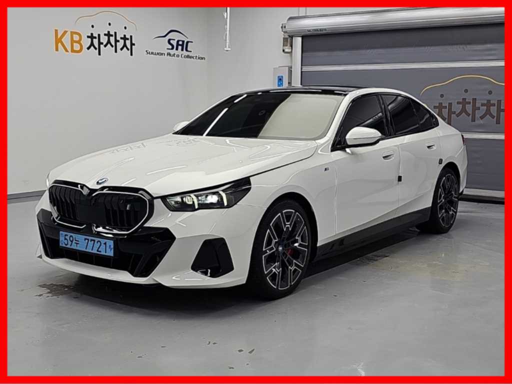BMW i5 eDrive 40 사진