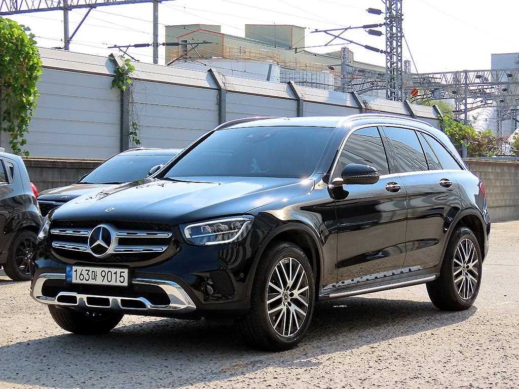 벤츠 GLC 클래스 GLC 300 e 4MATIC 사진 2/20