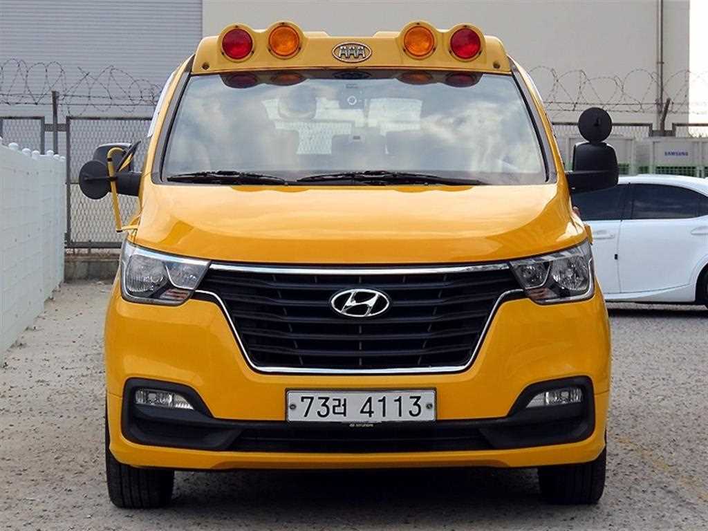 현대 스타렉스 2WD 웨건 12인승 스마트 사진
