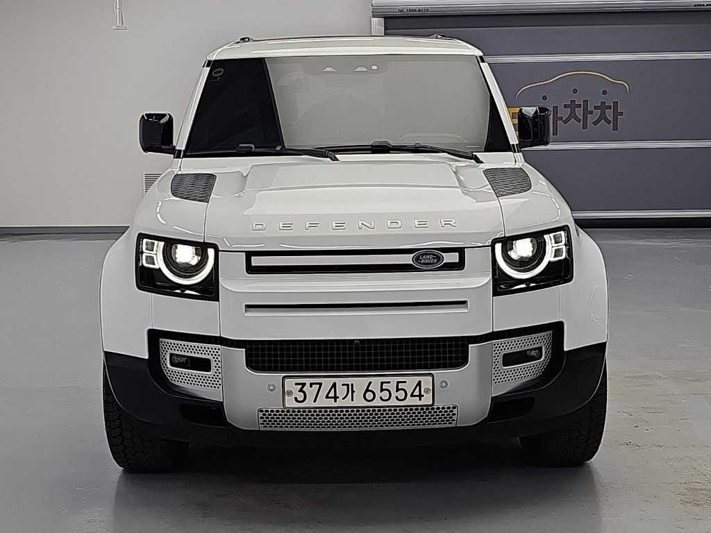 랜드로버 디펜더 D240 SE 사진