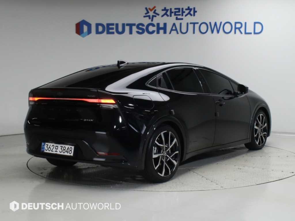토요타 프리우스 2.0 PHEV XSE 사진 2/20